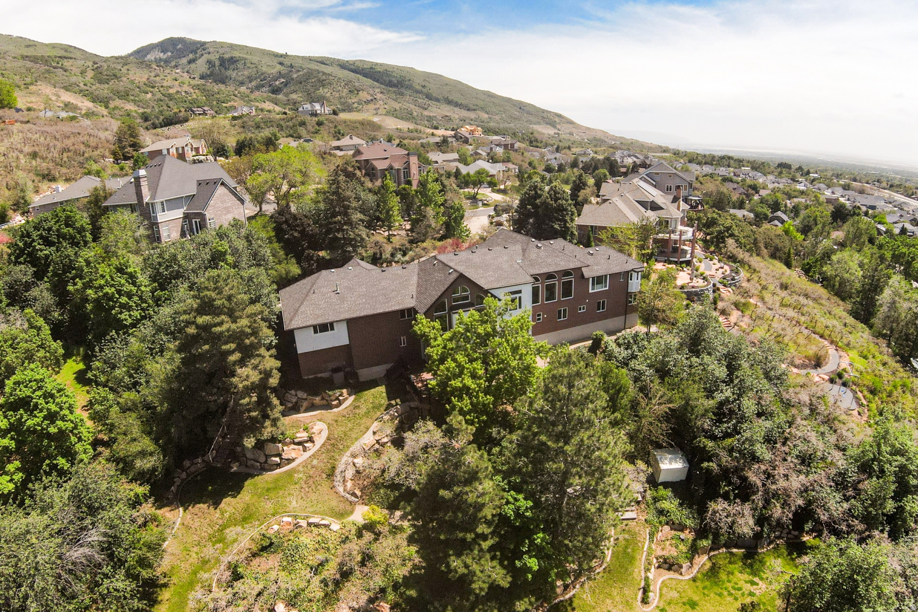 TWIN PEAKS COVE - Residential