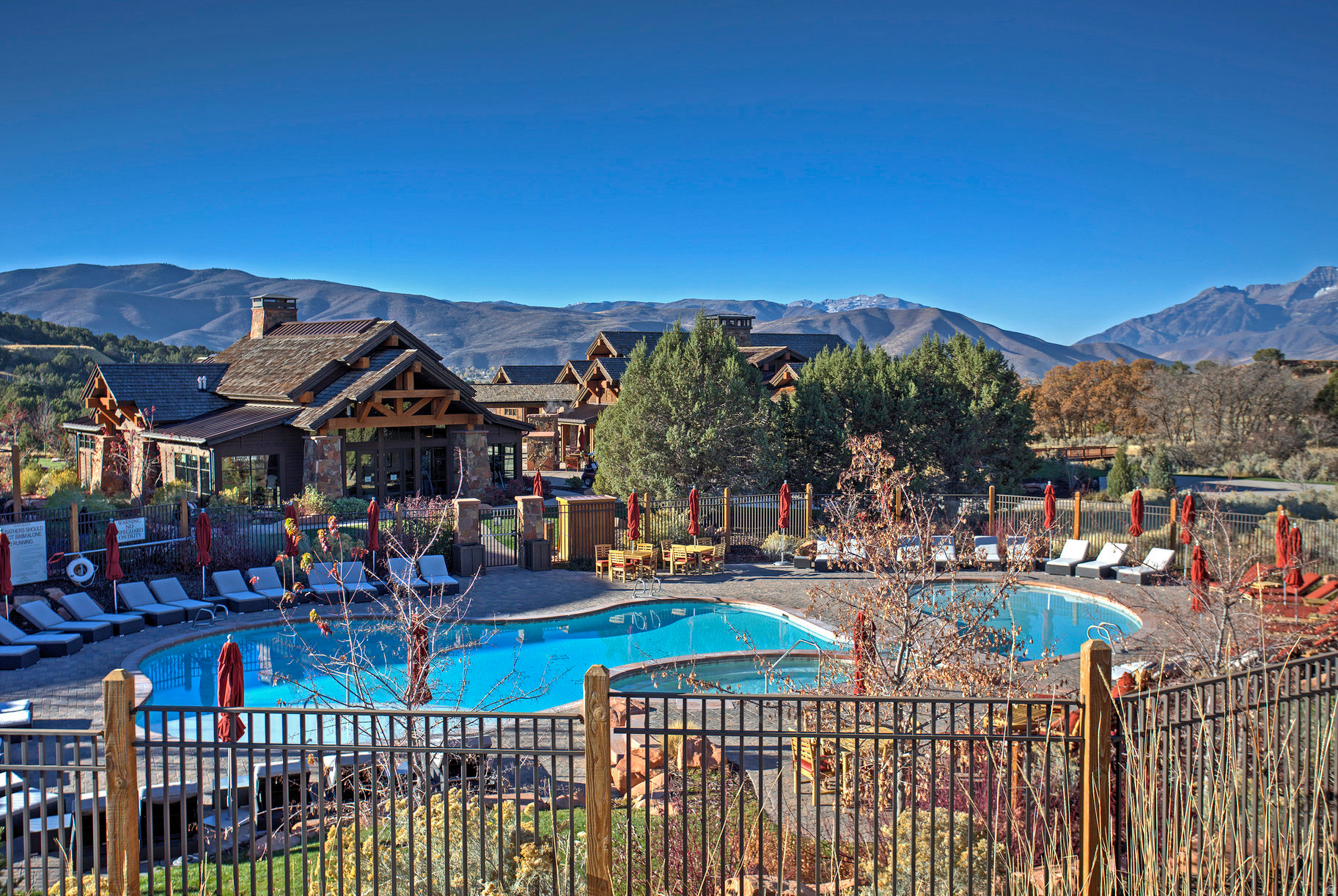RED LEDGES - Residential