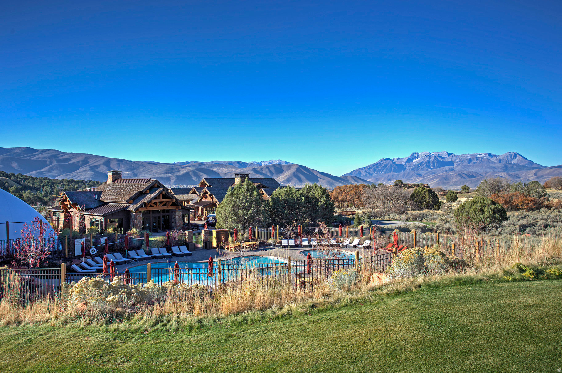 RED LEDGES - Residential