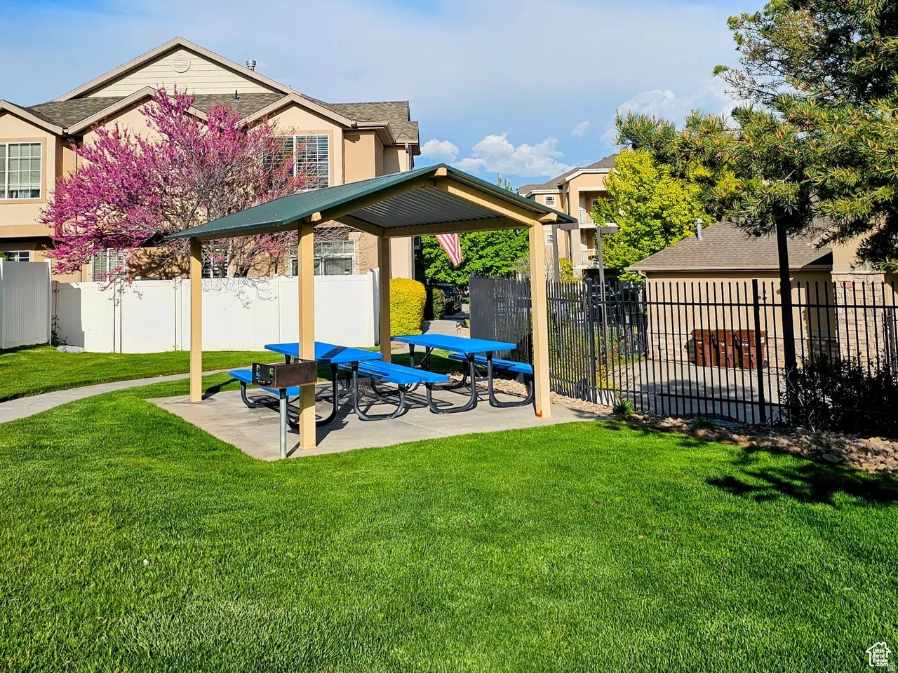 HIGHLAND - Residential