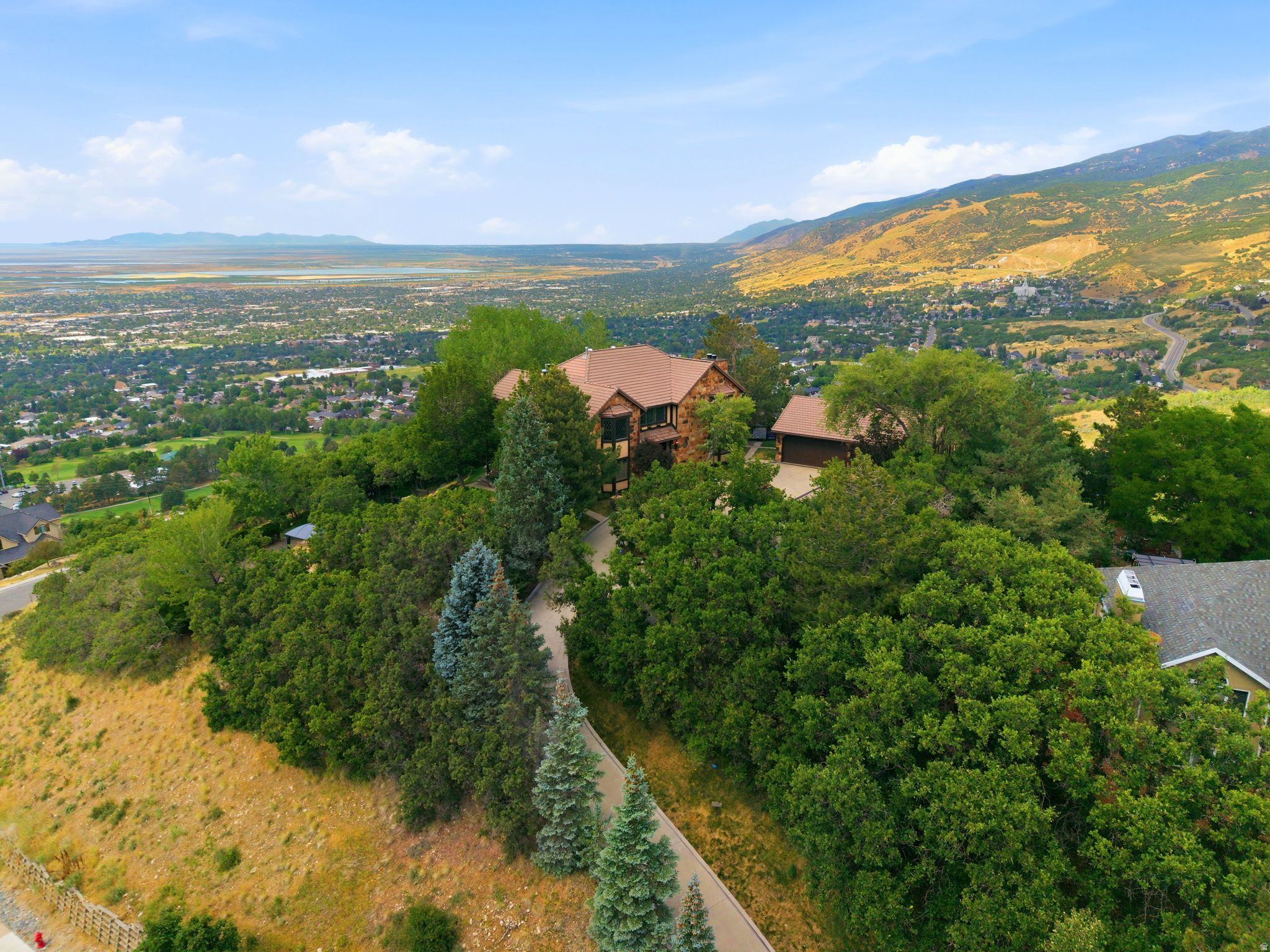 MAPLE COVE - Residential