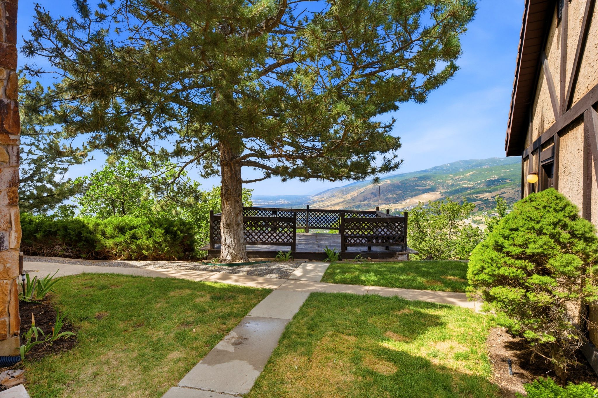 MAPLE COVE - Residential