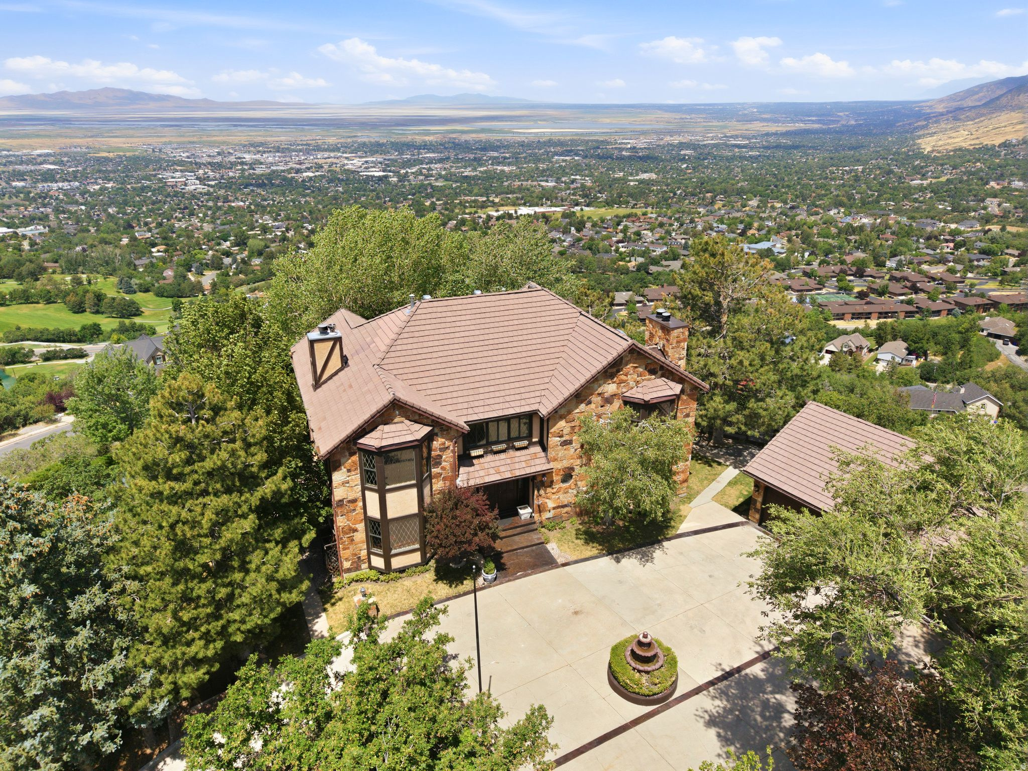 MAPLE COVE - Residential