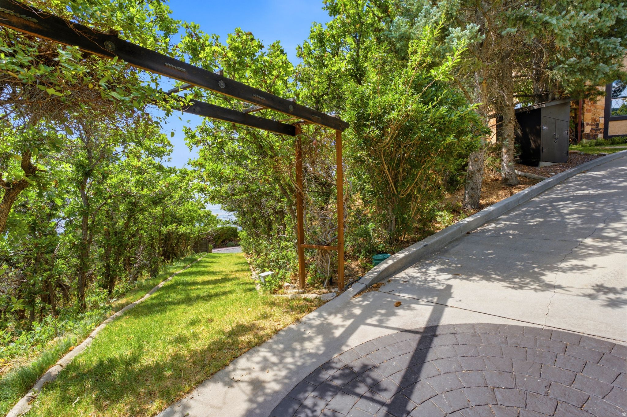 MAPLE COVE - Residential