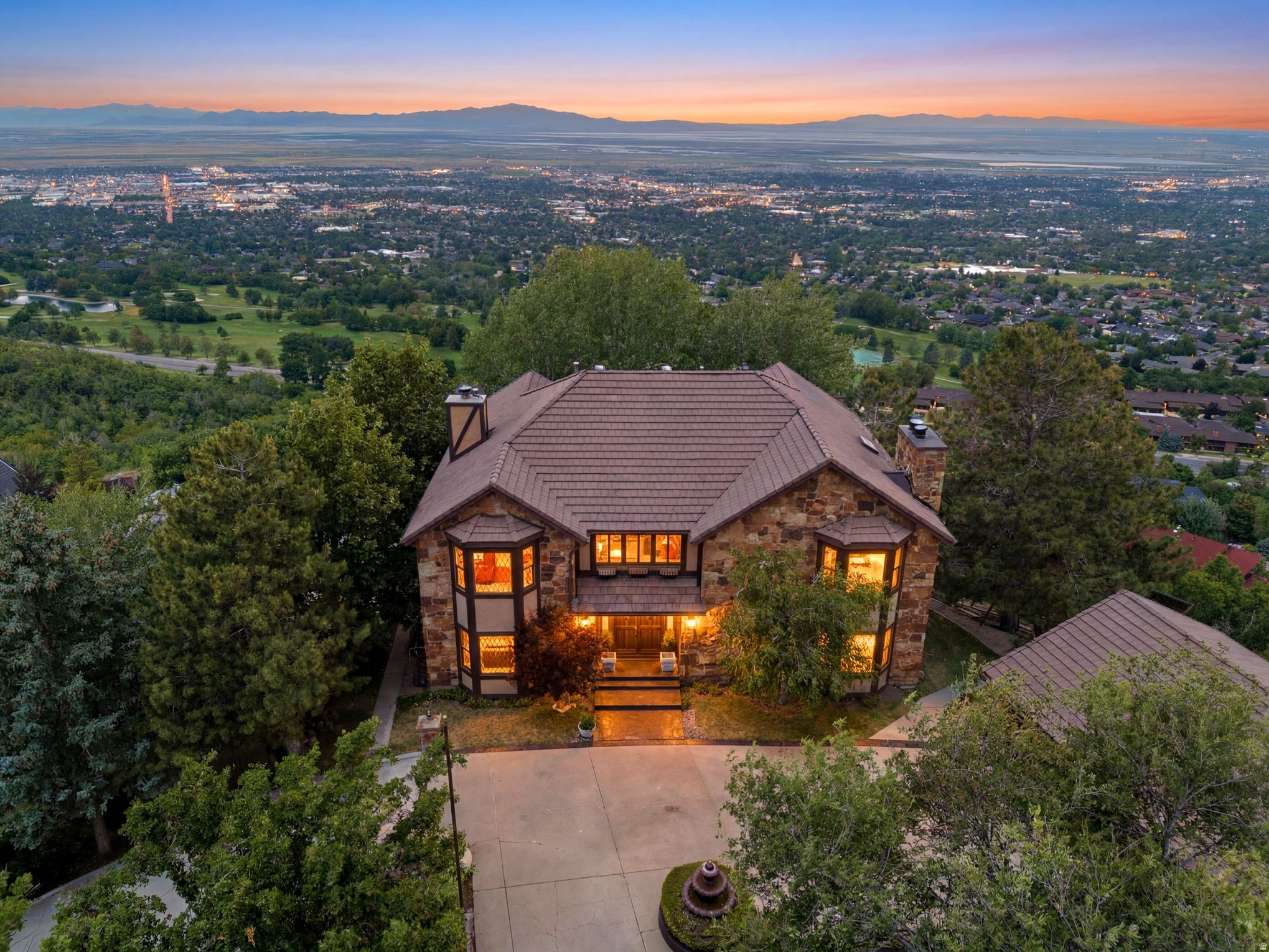 MAPLE COVE - Residential