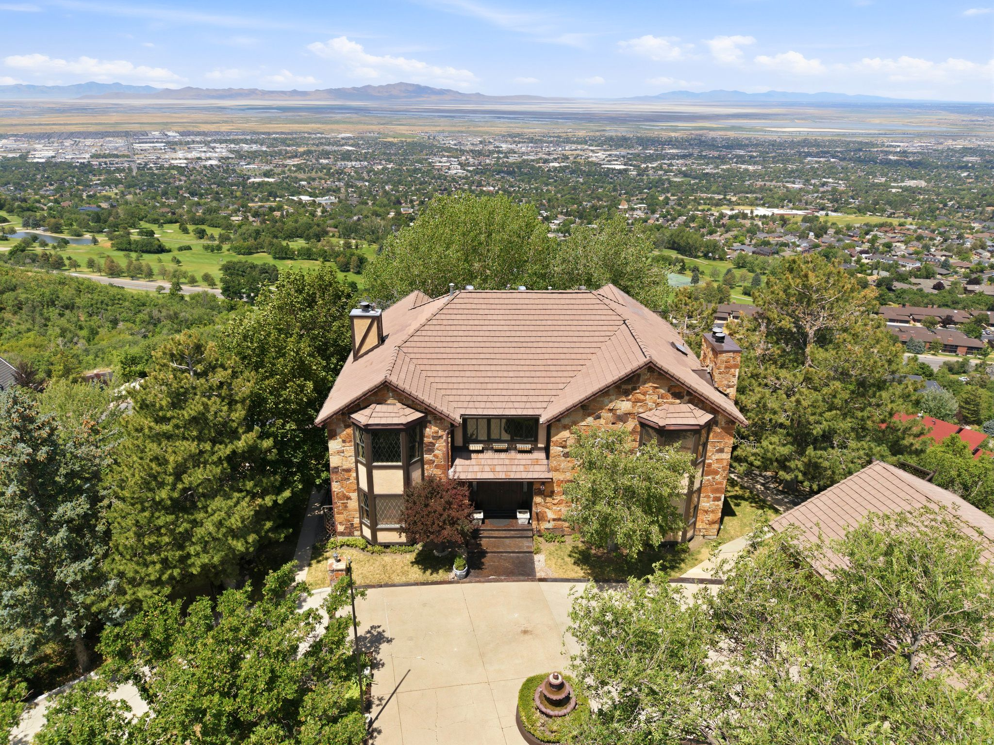 MAPLE COVE - Residential