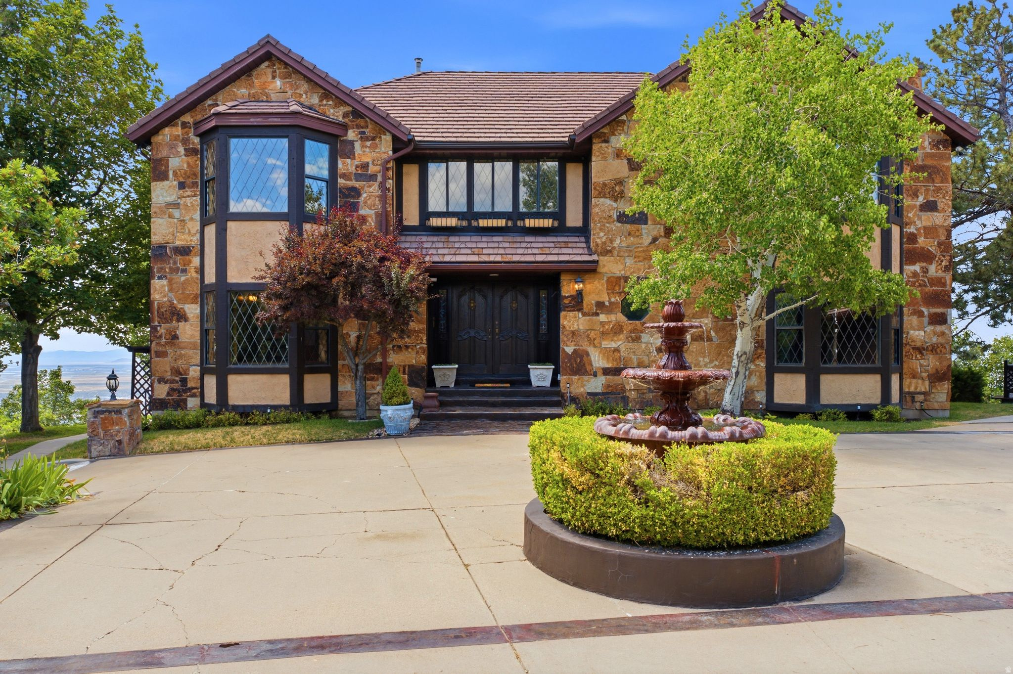 MAPLE COVE - Residential