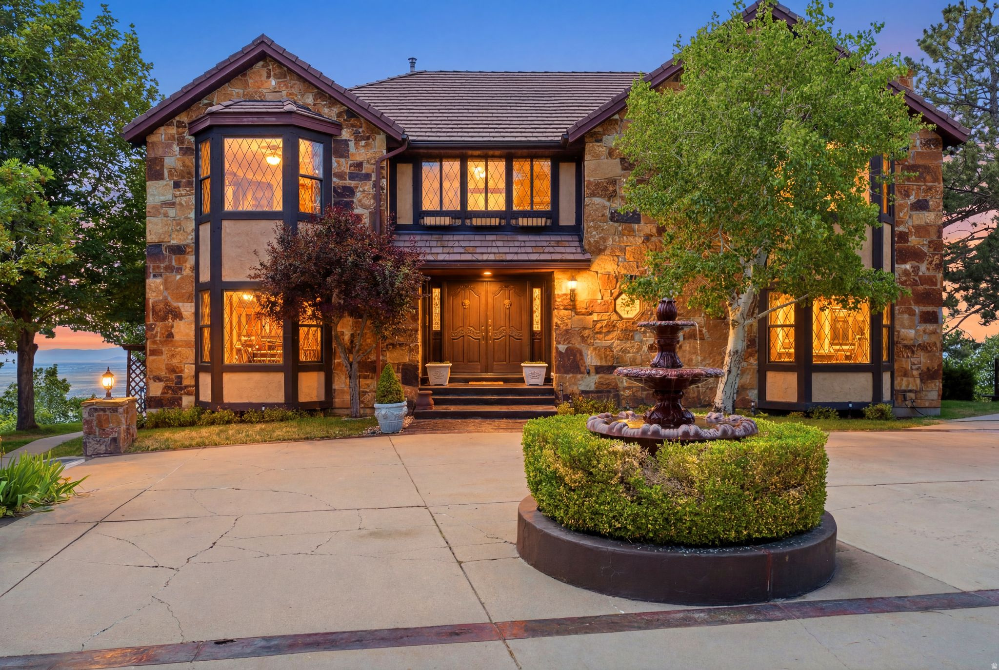 MAPLE COVE - Residential