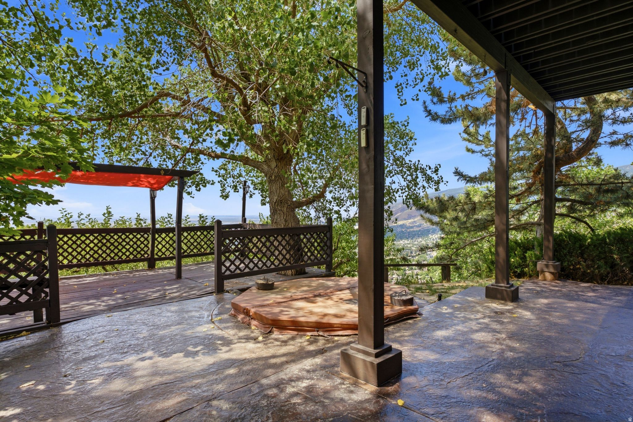 MAPLE COVE - Residential