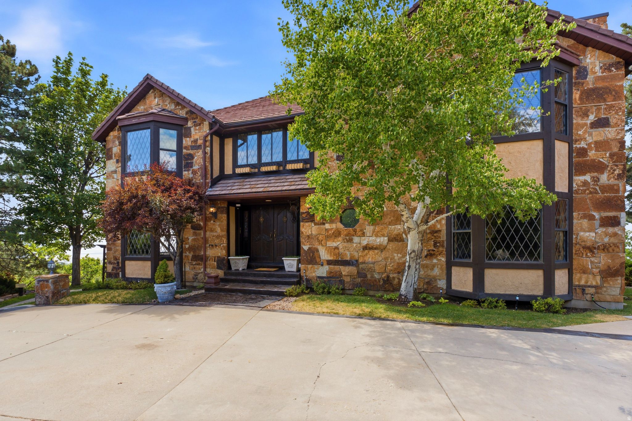 MAPLE COVE - Residential
