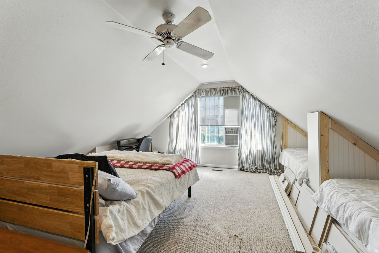 SWISS OAKS CONDOMINIUMS - Residential