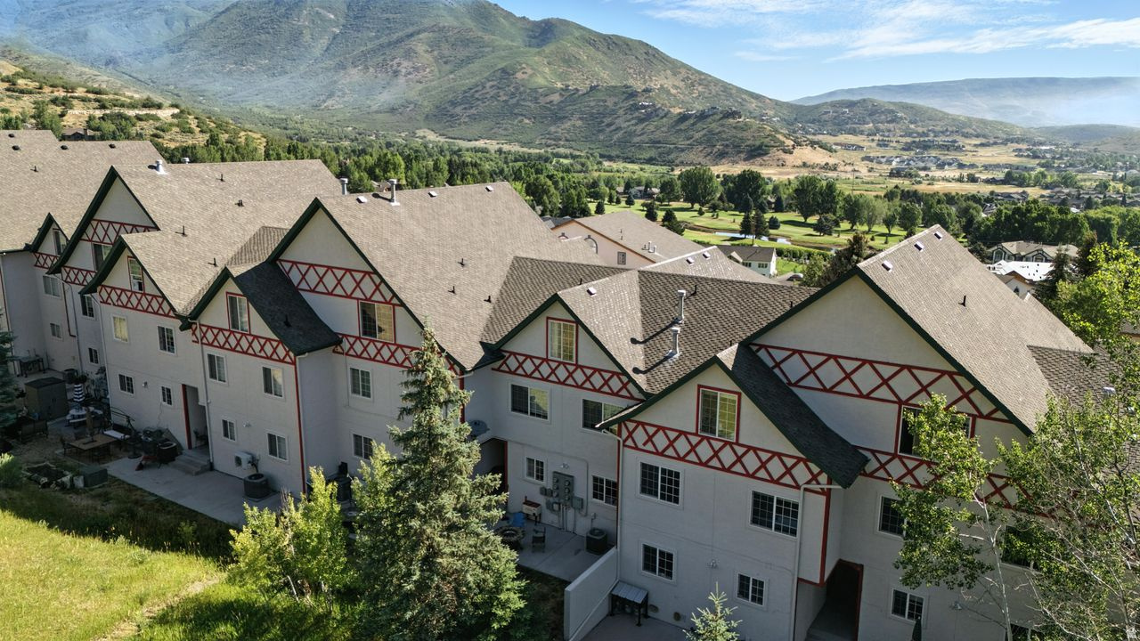 SWISS OAKS CONDOMINIUMS - Residential