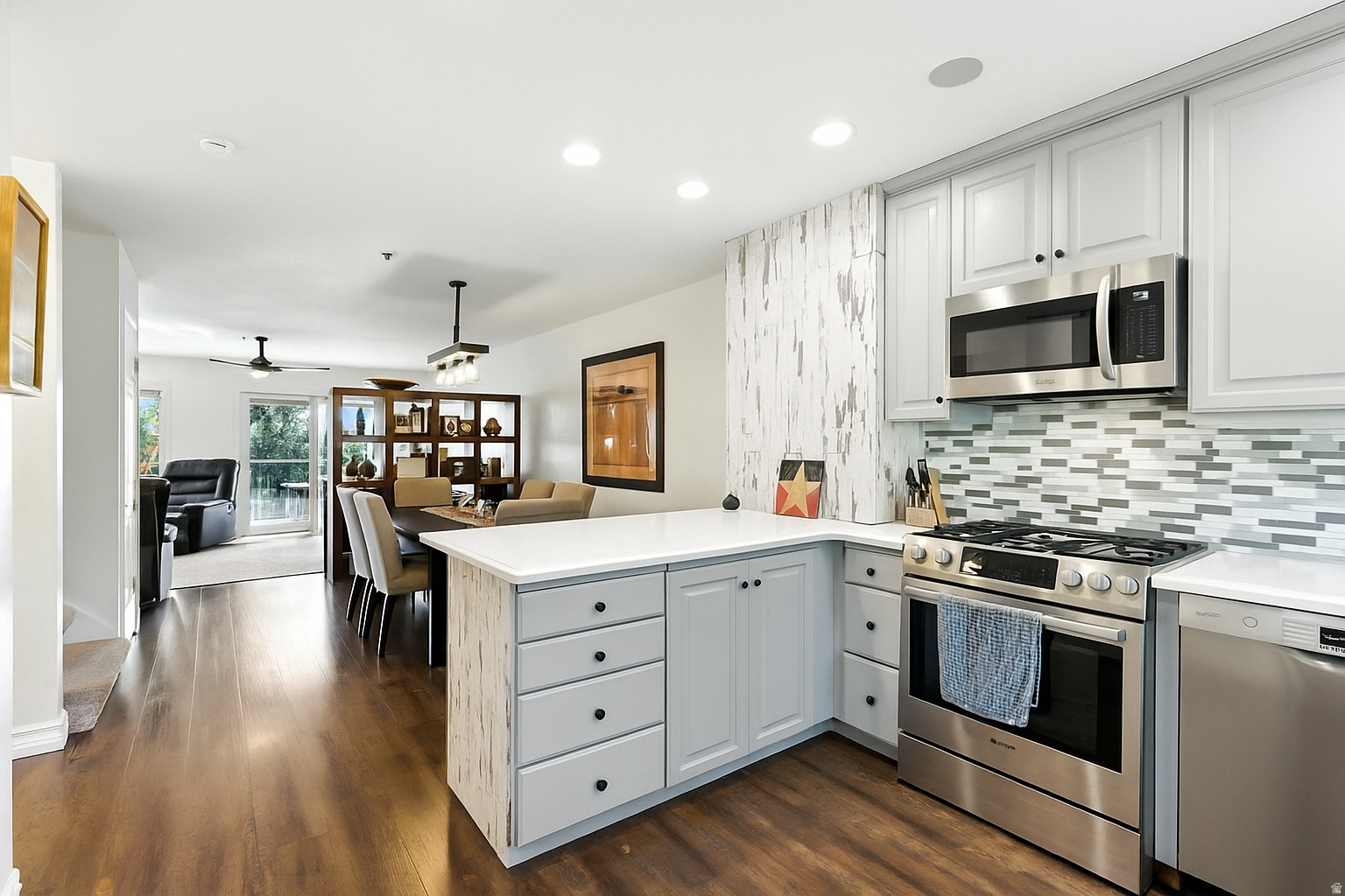 SWISS OAKS CONDOMINIUMS - Residential