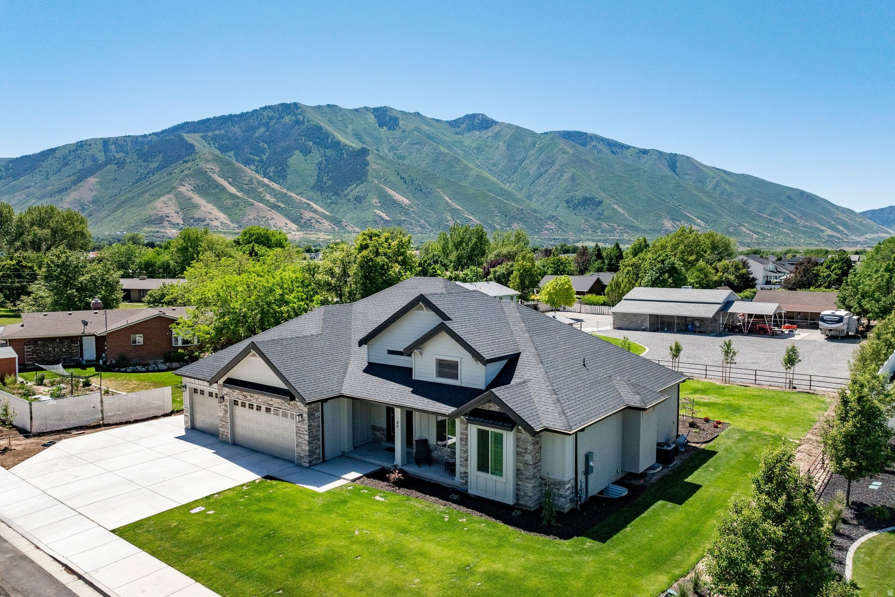 HARDMAN FIELDS - Residential