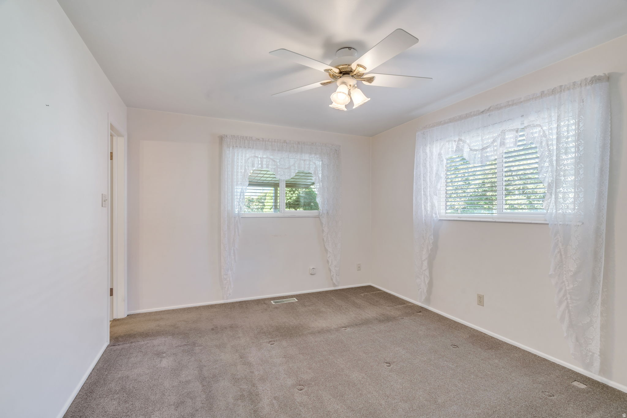 DIXON ACRS. - Residential