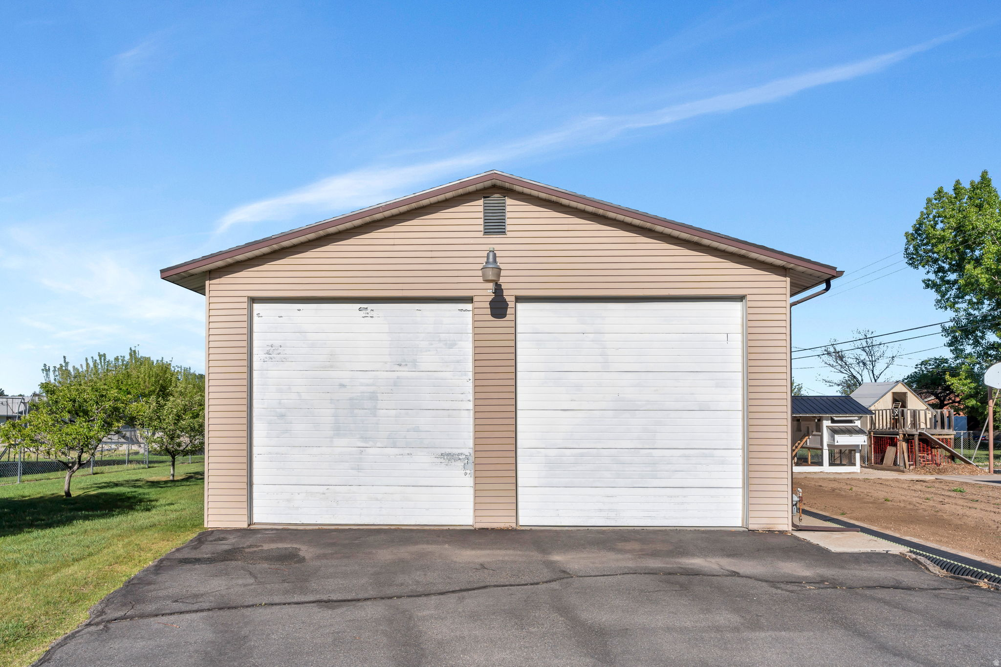 DIXON ACRS. - Residential
