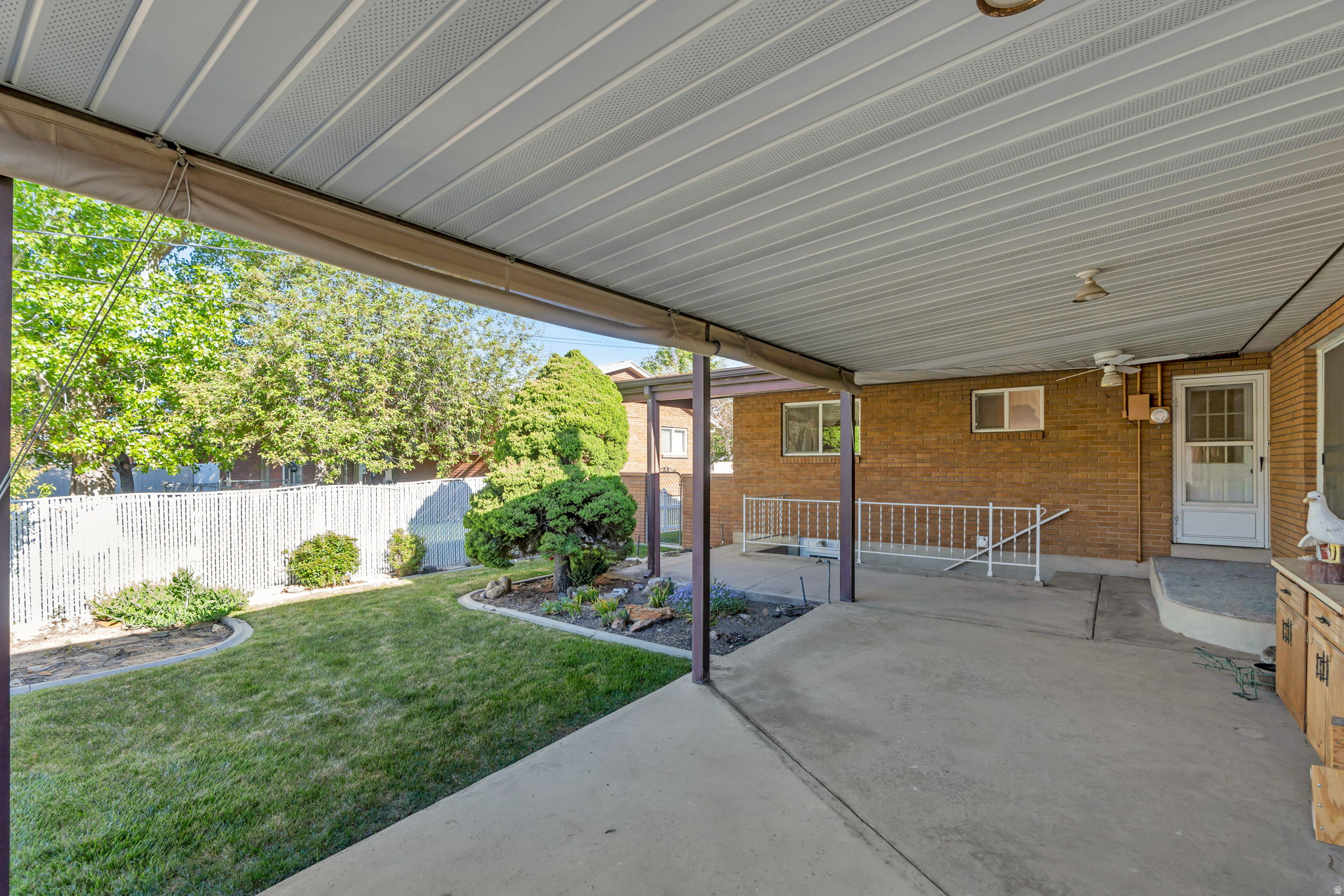 DIXON ACRS. - Residential