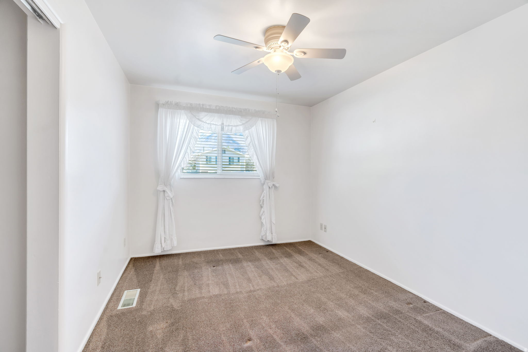 DIXON ACRS. - Residential