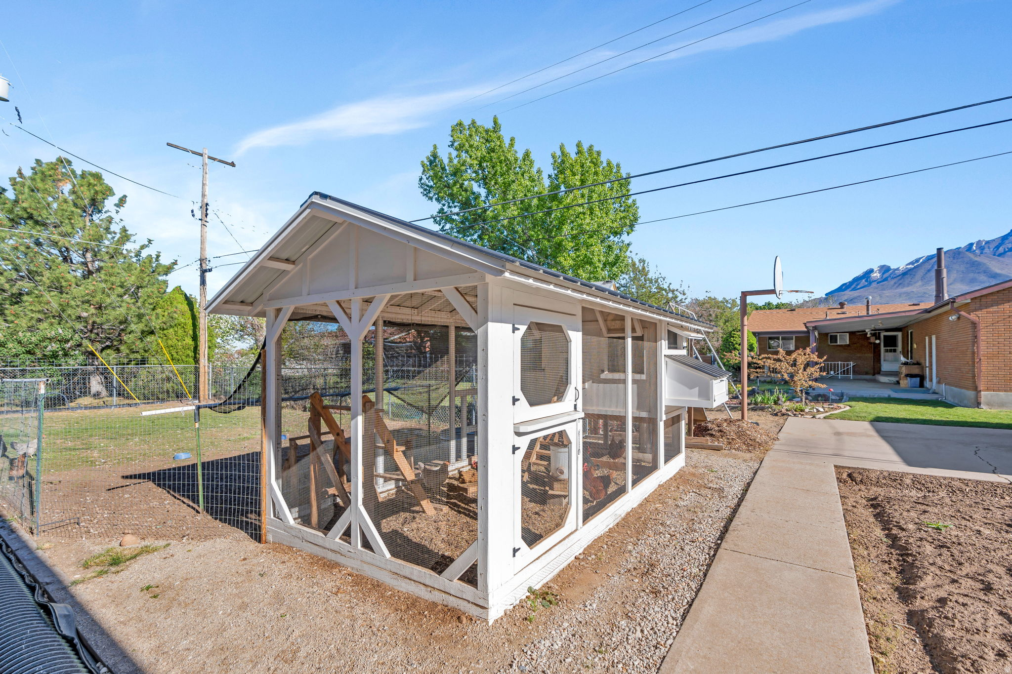 DIXON ACRS. - Residential
