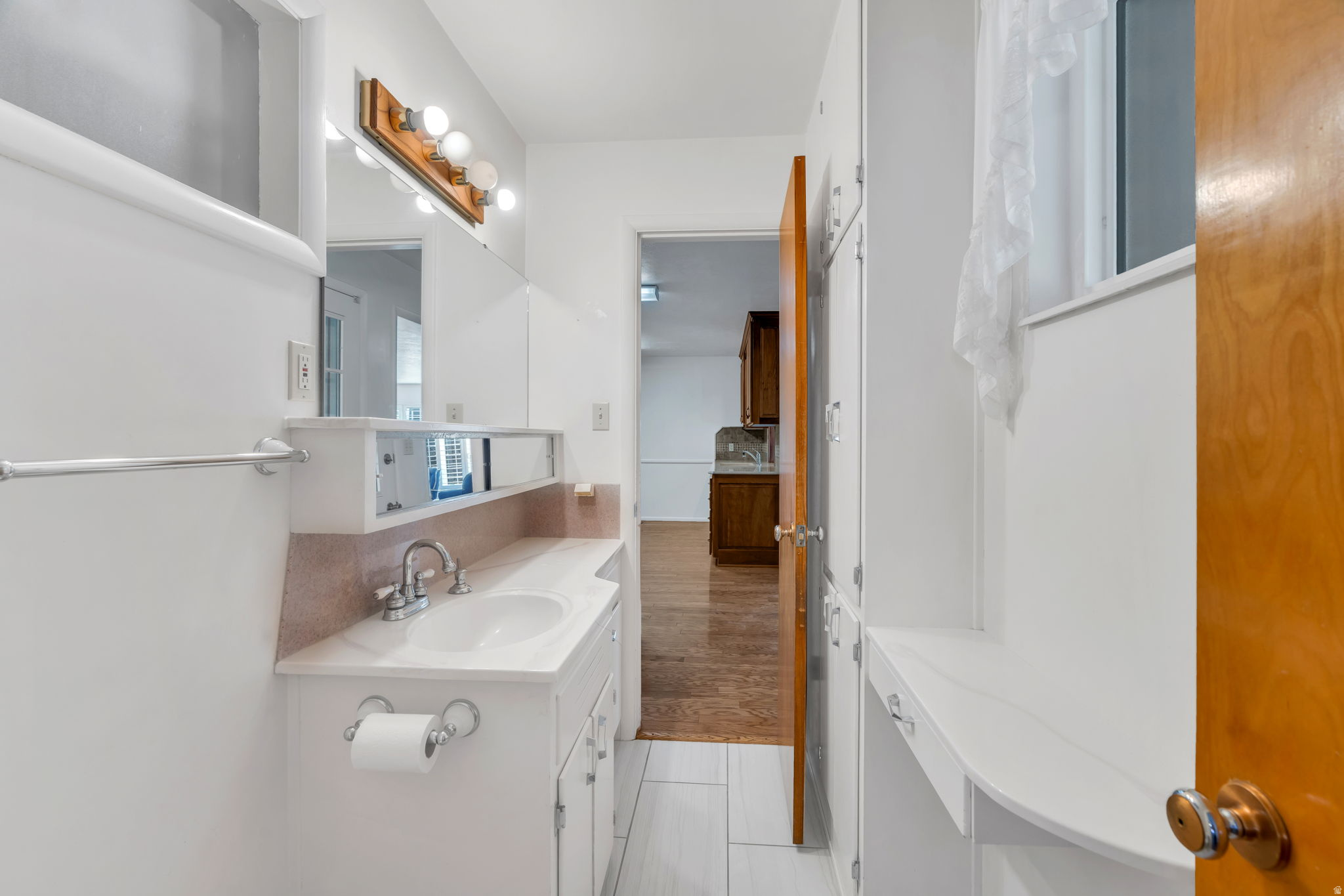 DIXON ACRS. - Residential