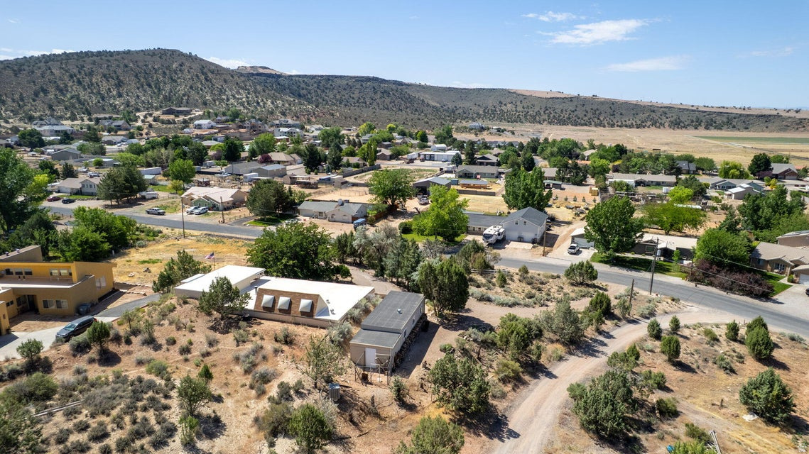 DIAMOND VALLEY ACRES - Residential