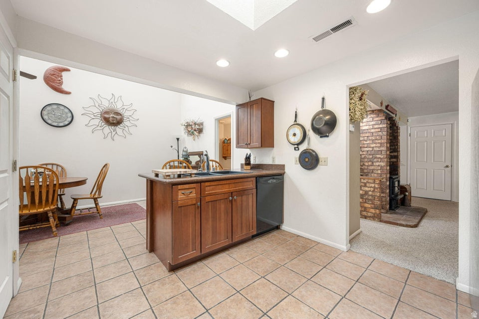 DIAMOND VALLEY ACRES - Residential