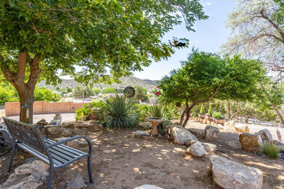 DIAMOND VALLEY ACRES - Residential