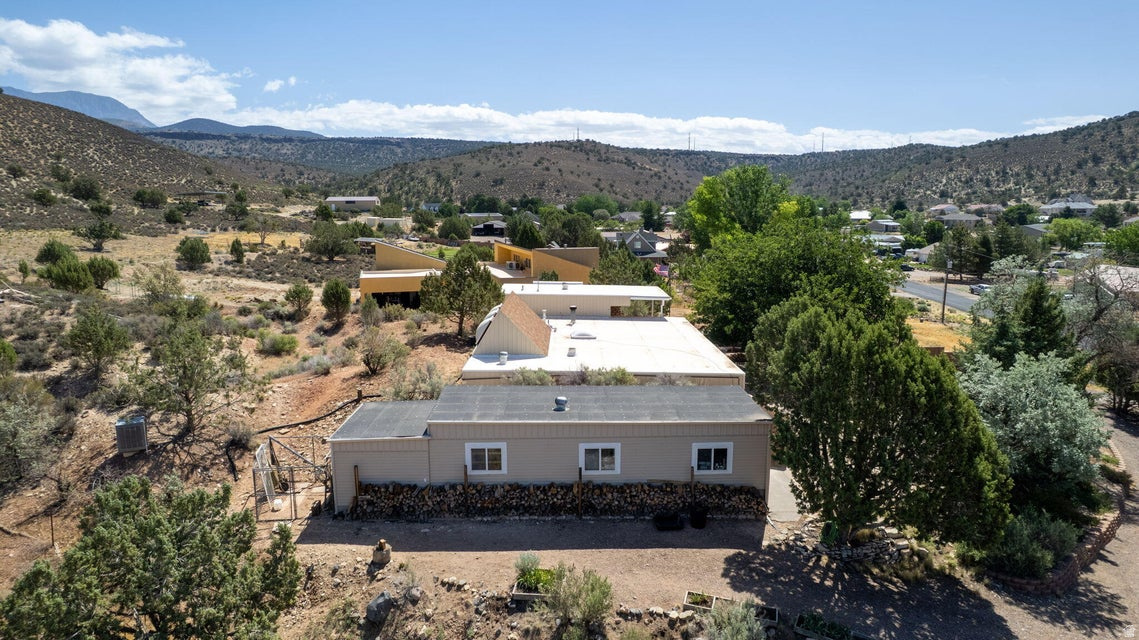 DIAMOND VALLEY ACRES - Residential