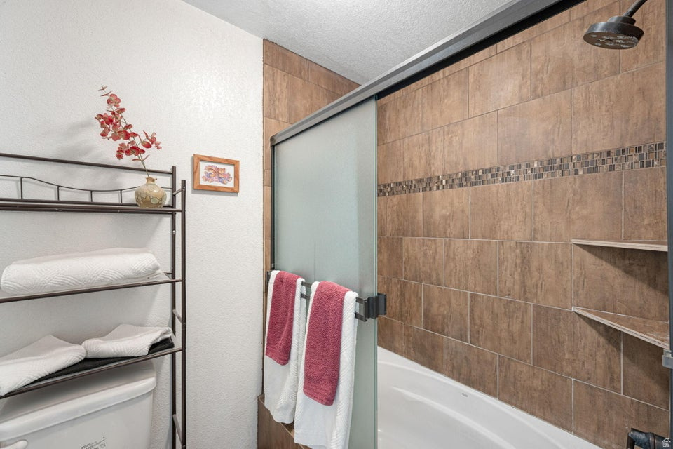 DIAMOND VALLEY ACRES - Residential