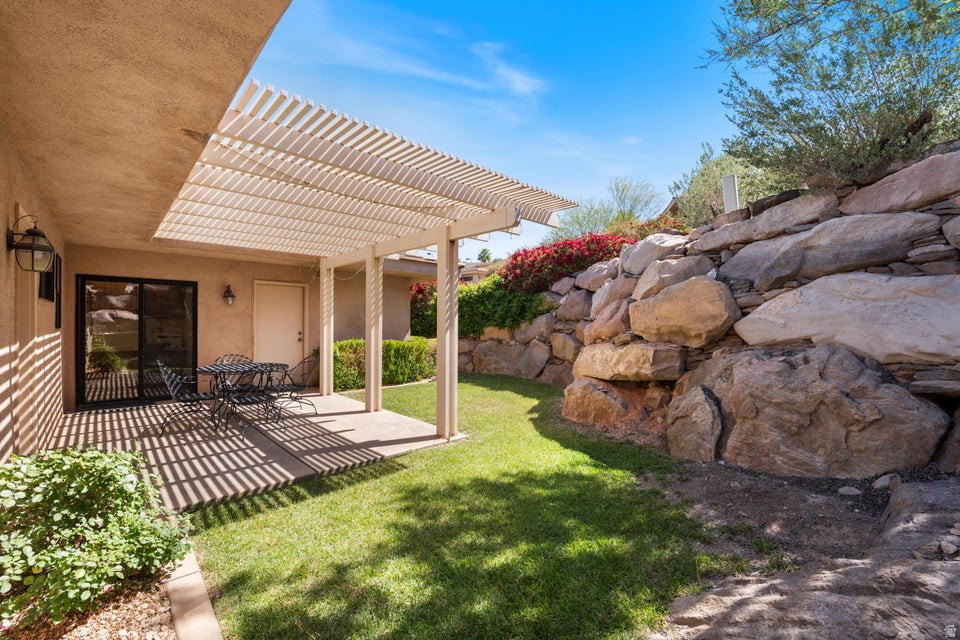 SPYGLASS HILL EST - Residential