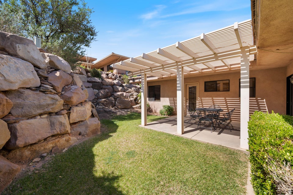 SPYGLASS HILL EST - Residential