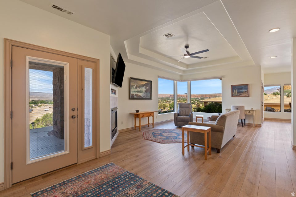 SPYGLASS HILL EST - Residential