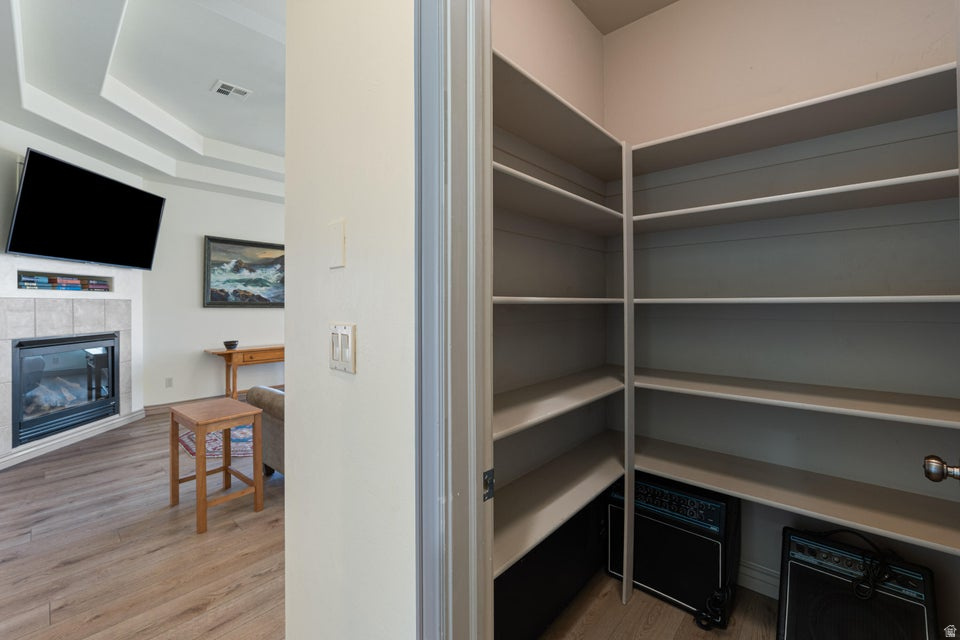 SPYGLASS HILL EST - Residential