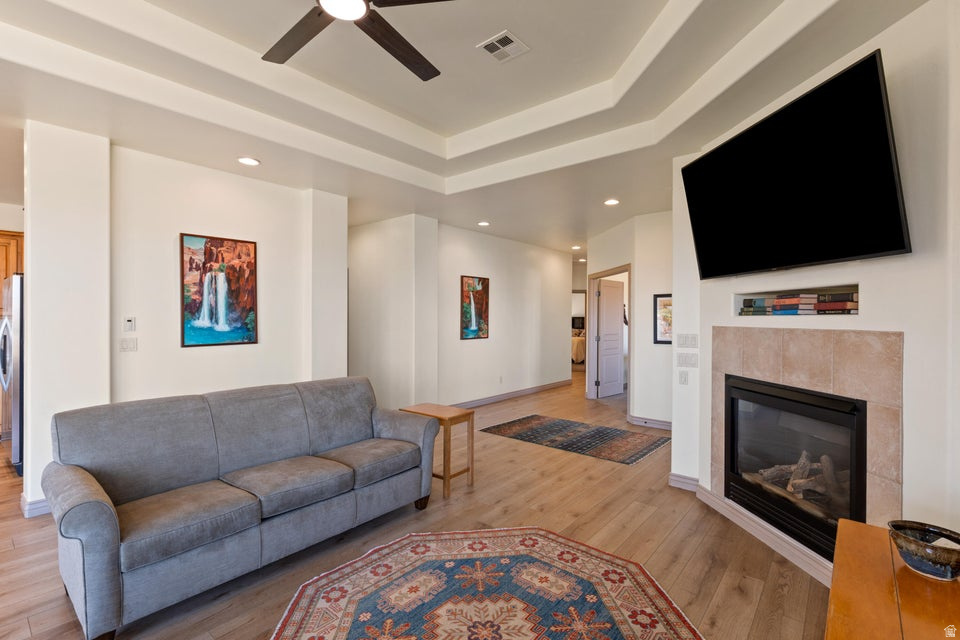 SPYGLASS HILL EST - Residential