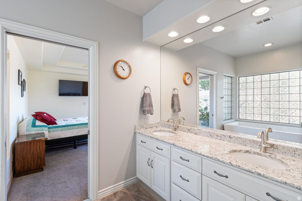 SPYGLASS HILL EST - Residential