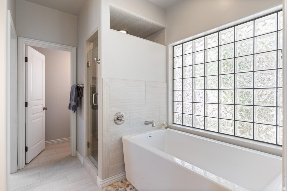 SPYGLASS HILL EST - Residential