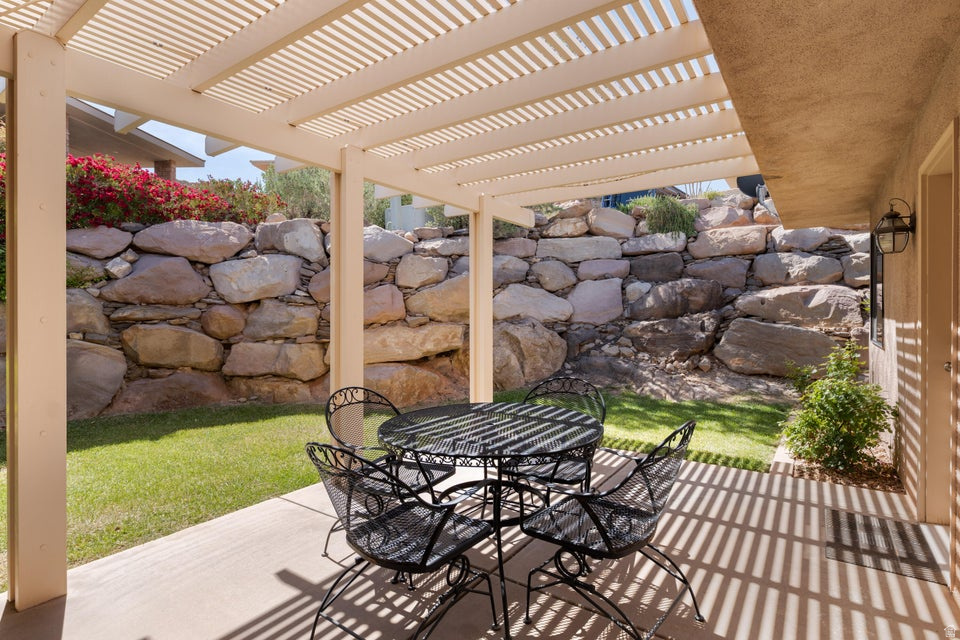 SPYGLASS HILL EST - Residential