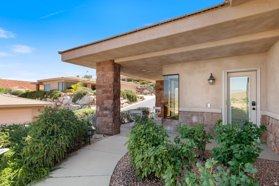 SPYGLASS HILL EST - Residential