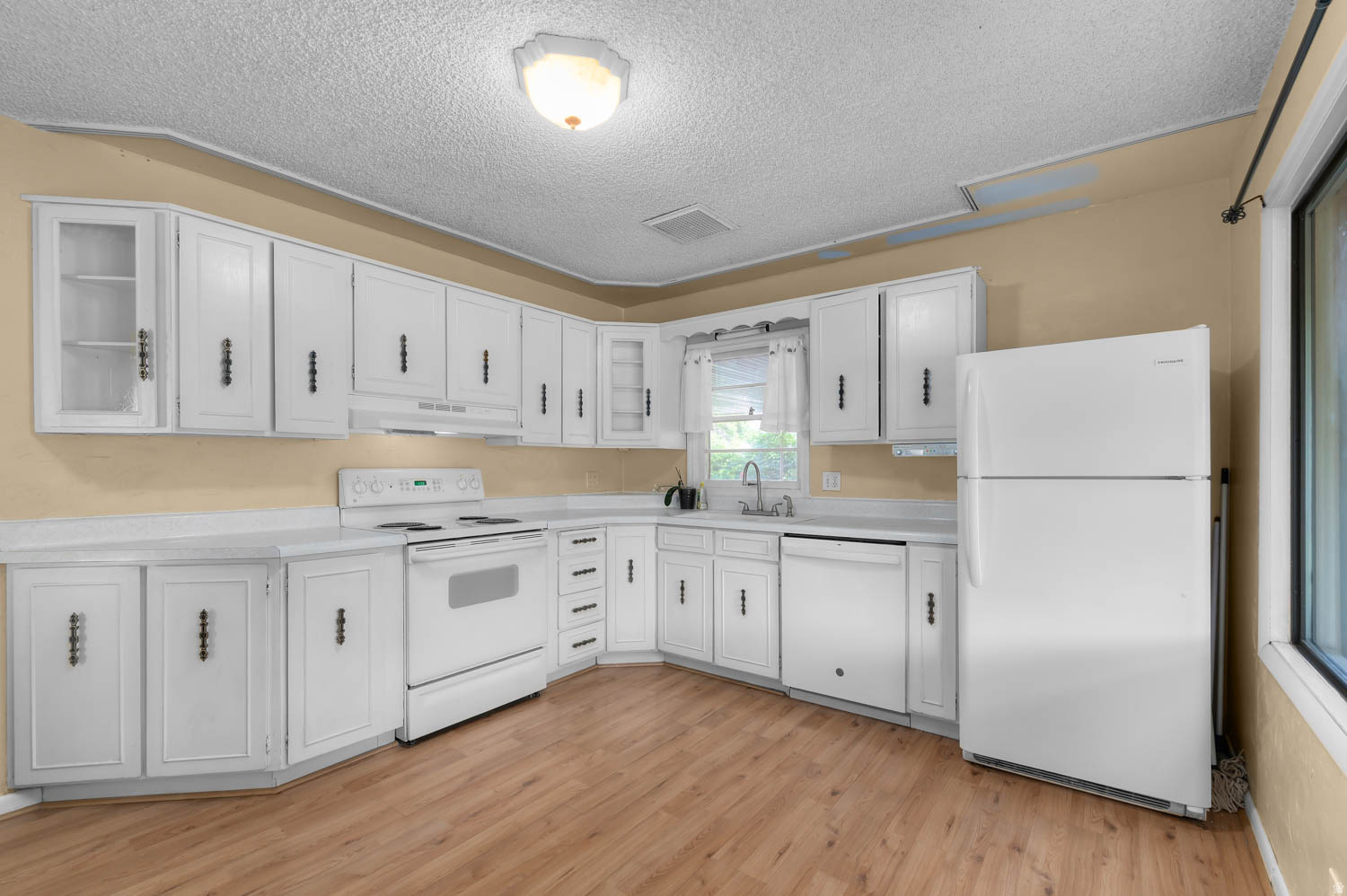 OQUIRRH HILLS - Residential
