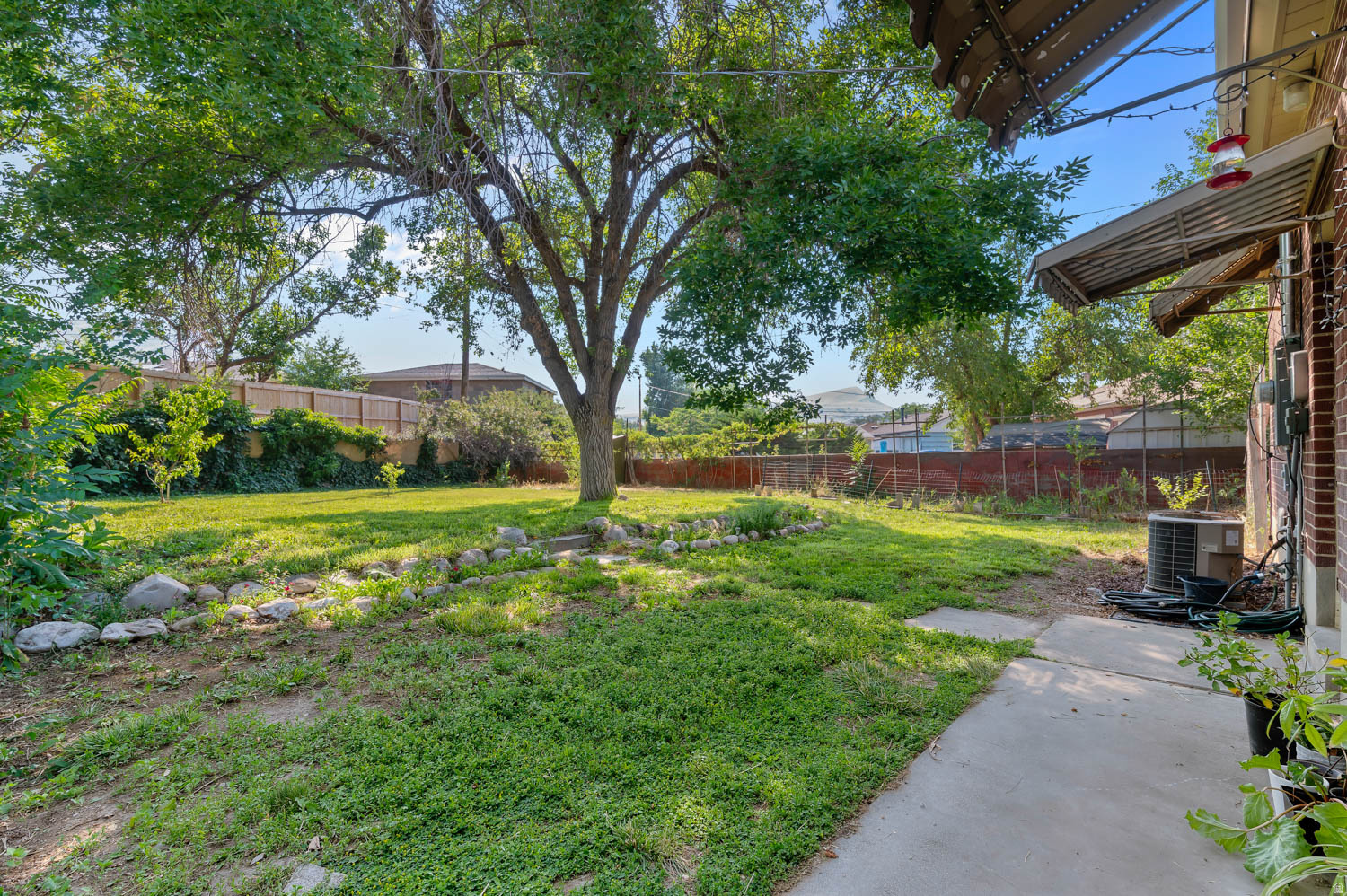 OQUIRRH HILLS - Residential