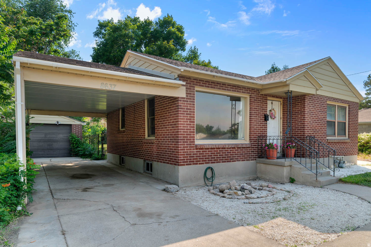 OQUIRRH HILLS - Residential