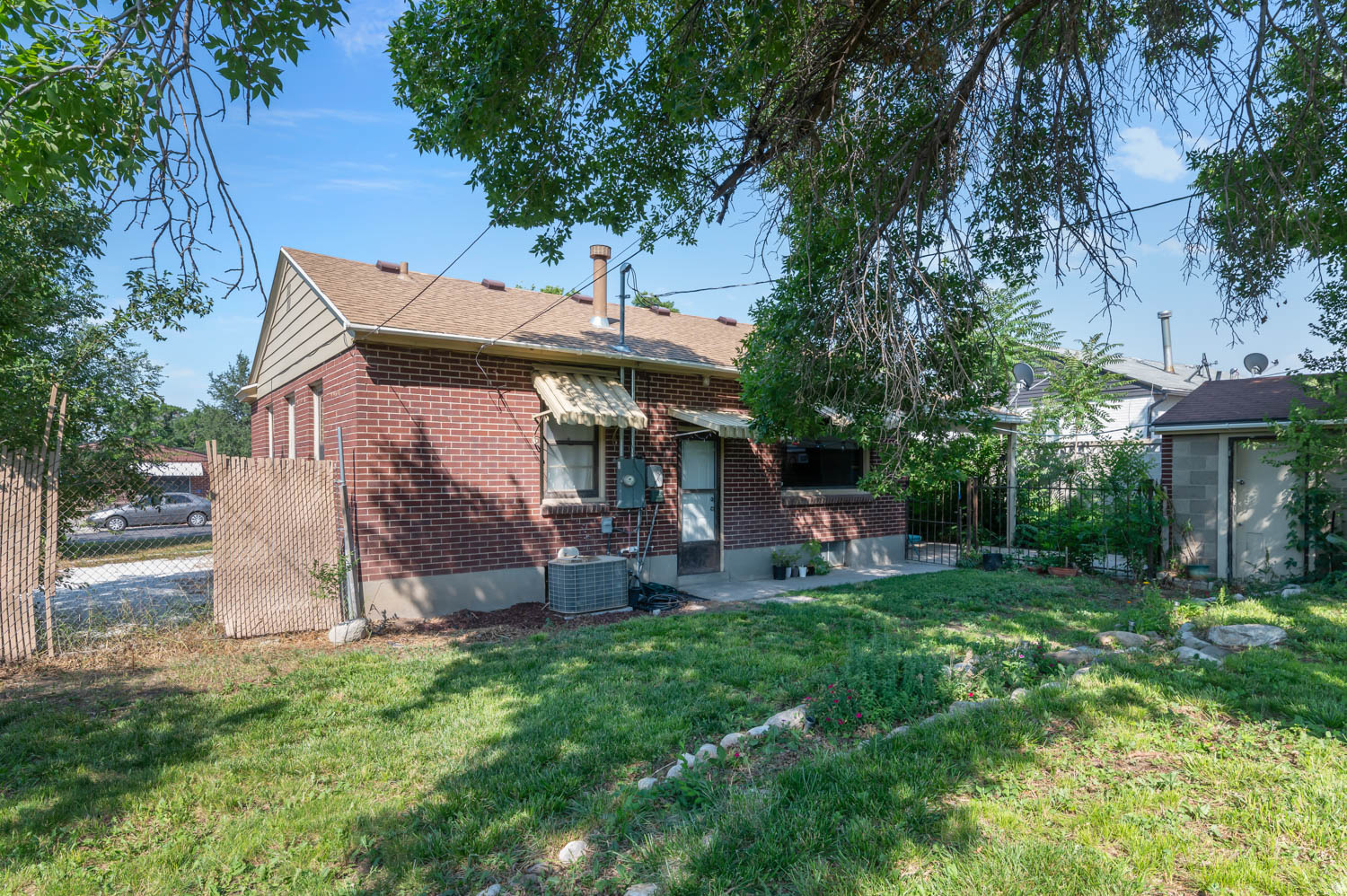OQUIRRH HILLS - Residential