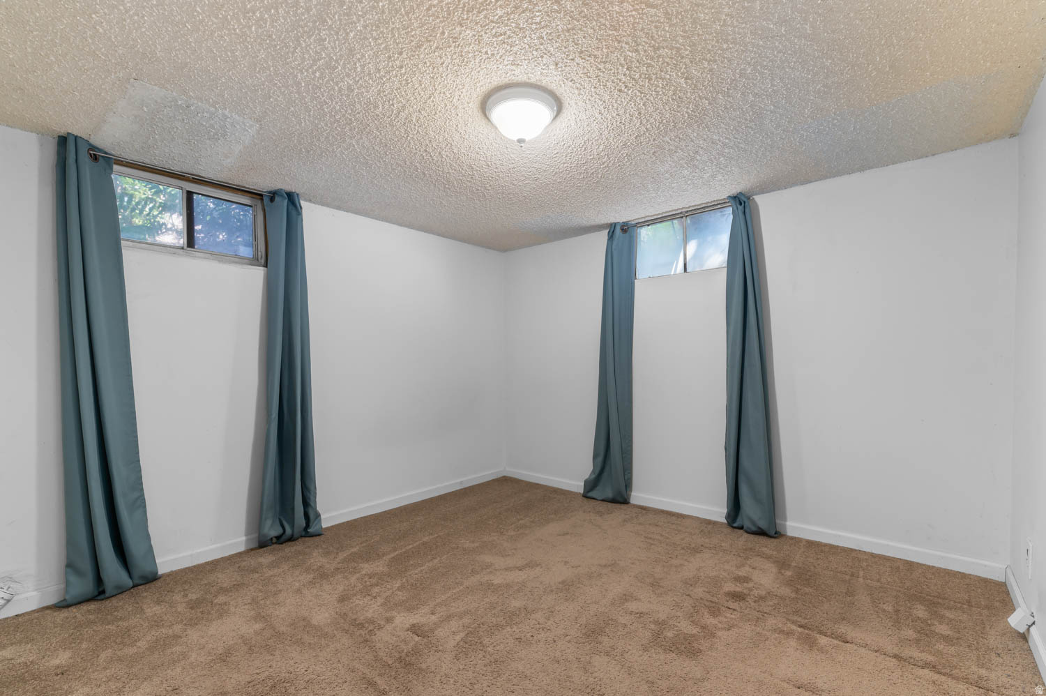OQUIRRH HILLS - Residential