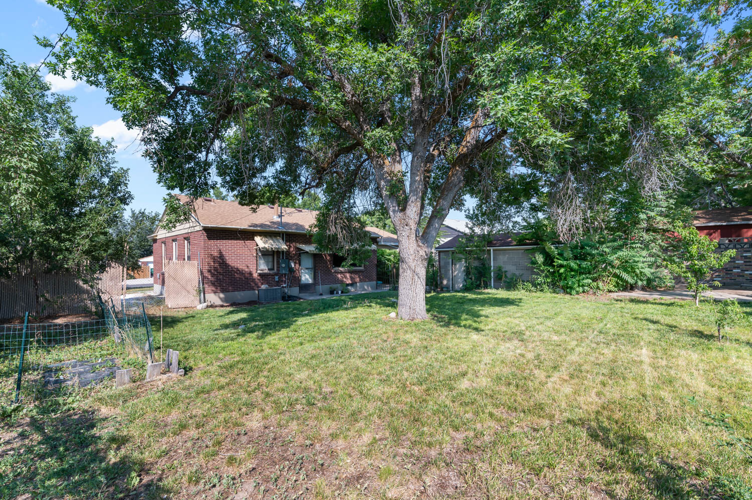 OQUIRRH HILLS - Residential