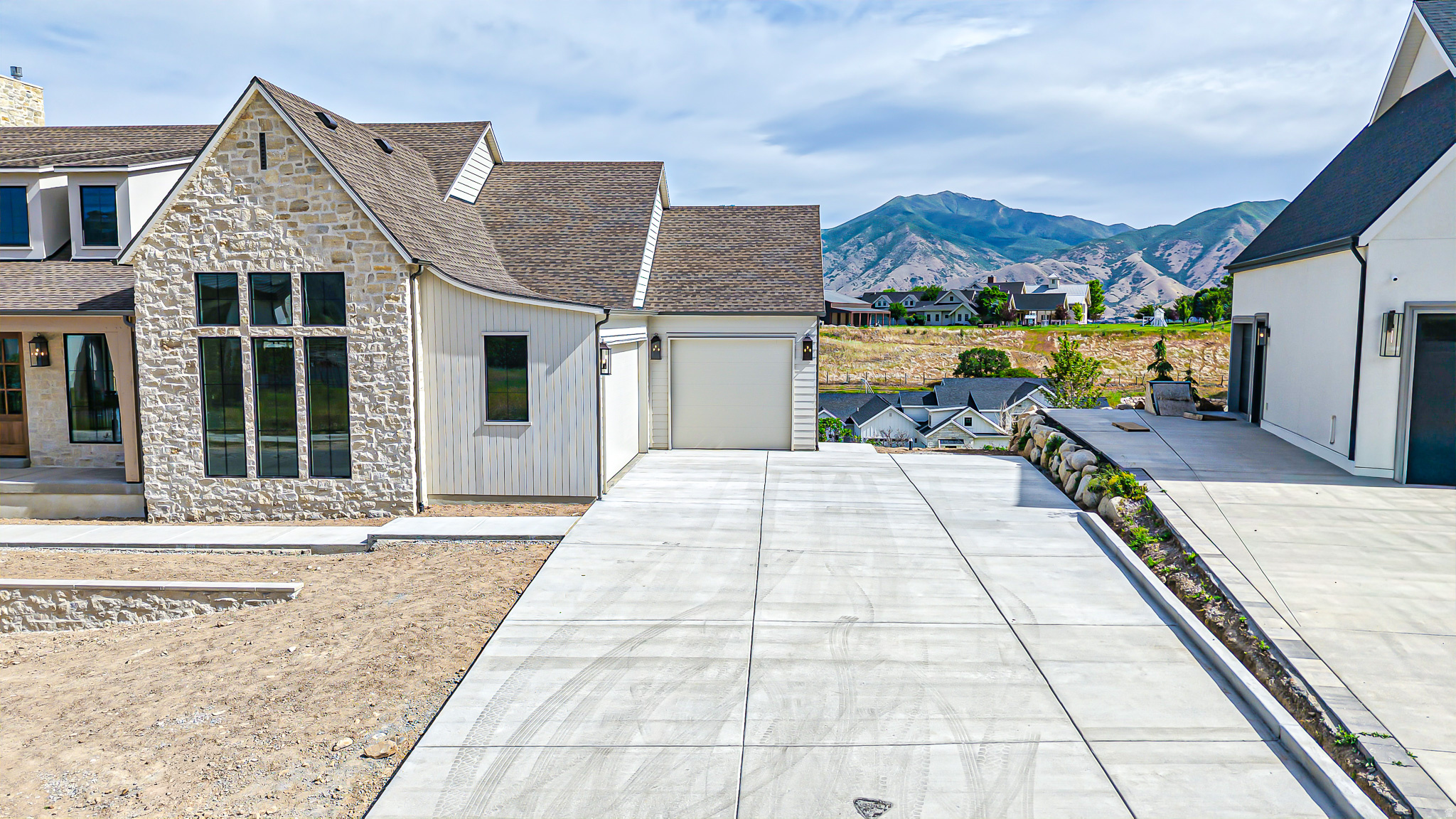 SUMMIT CREEK - Residential