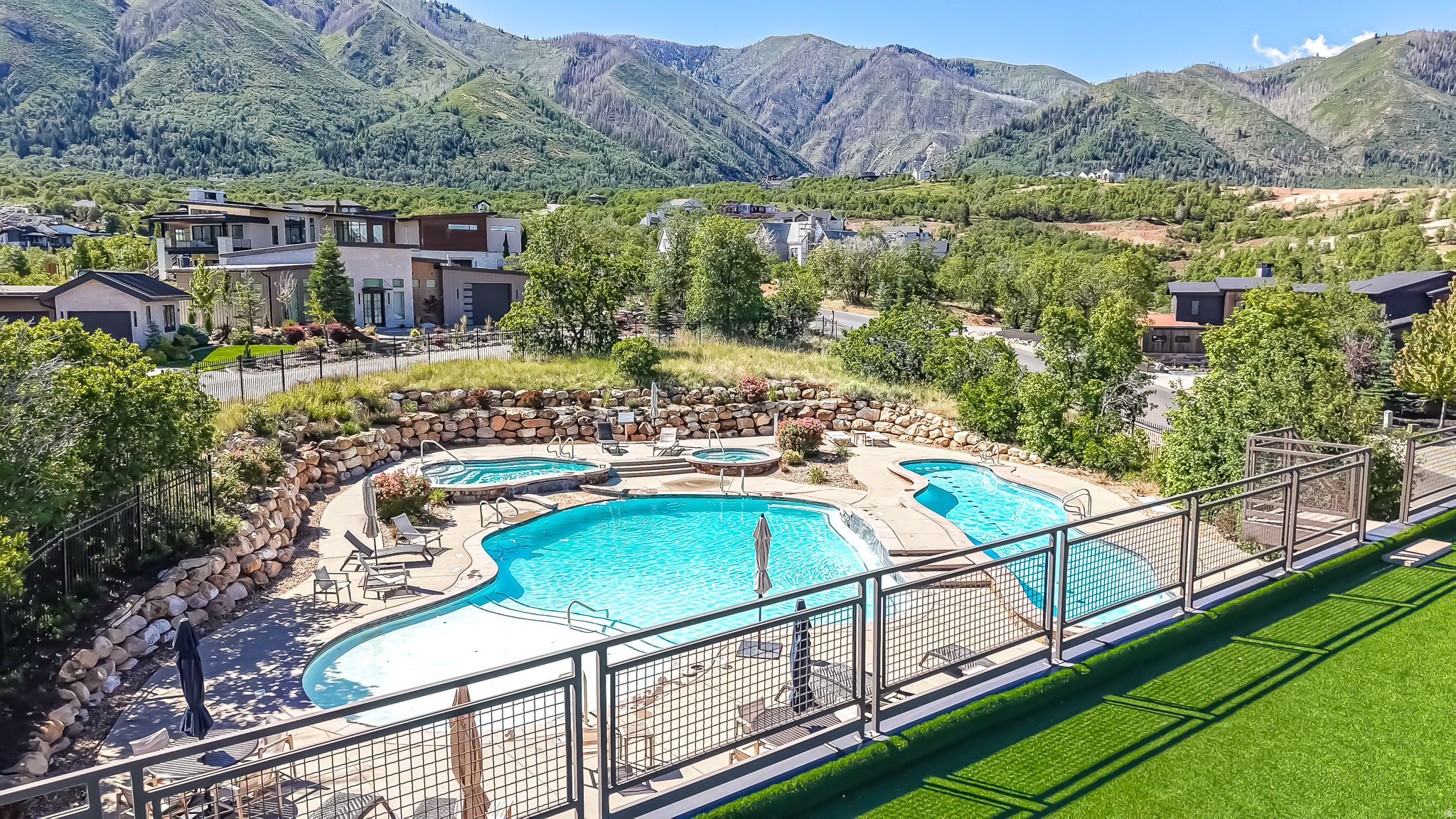 SUMMIT CREEK - Residential