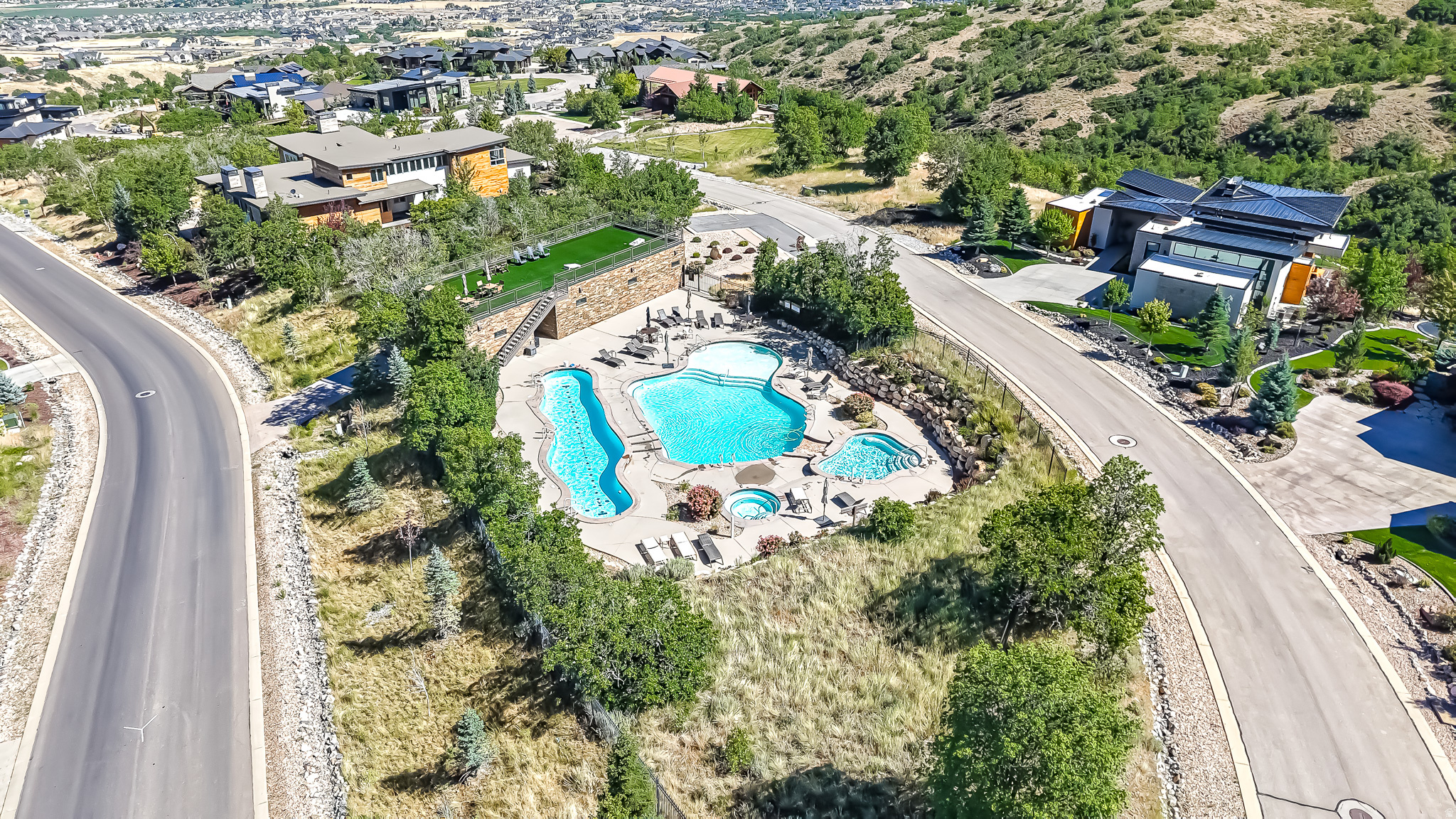 SUMMIT CREEK - Residential