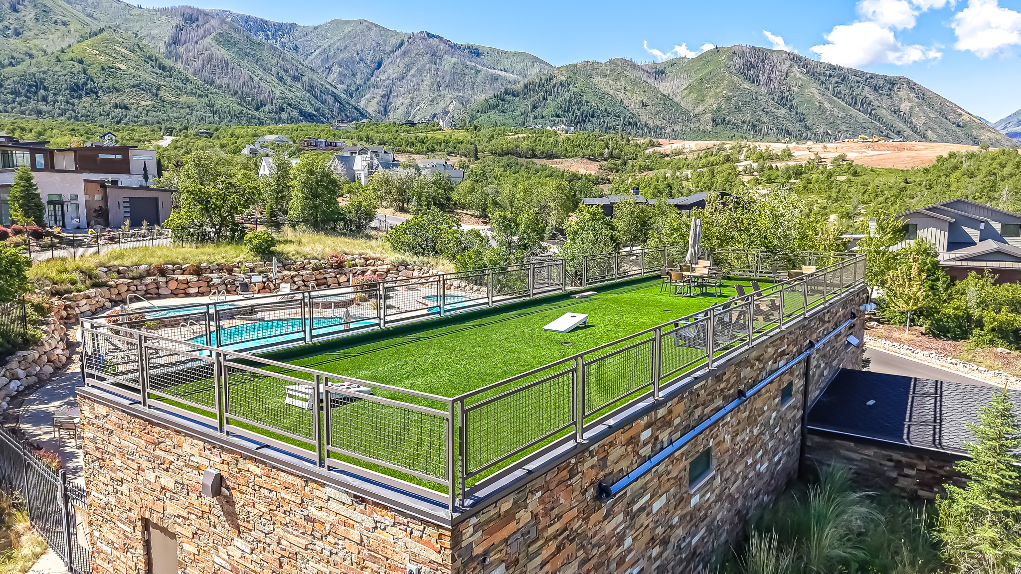 SUMMIT CREEK - Residential