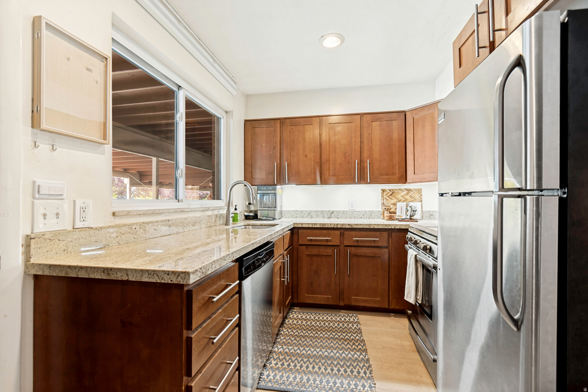 GEORGETOWN SQUARE - Residential