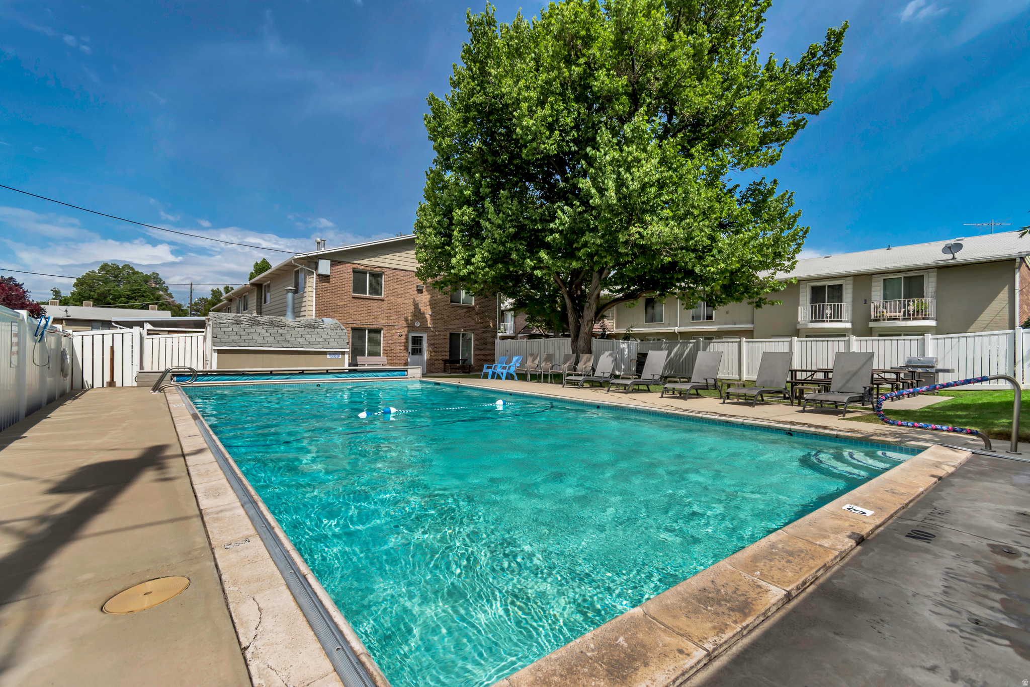 GEORGETOWN SQUARE - Residential